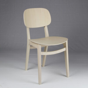 Sedia in frassino dal design minimal
